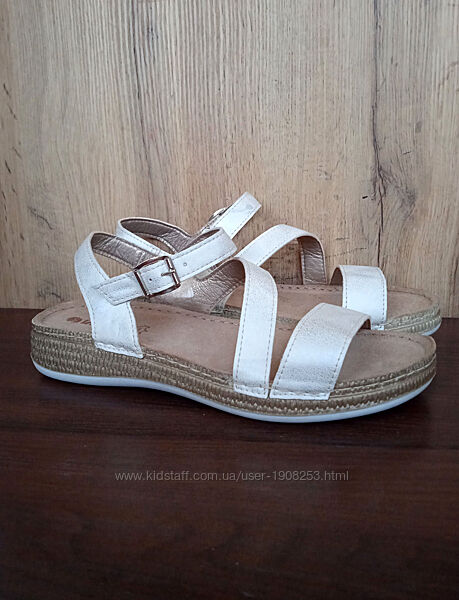 Нові жіночі босоніжки, прошиті сандалі білі з сріблястим, сток, літо, р. 41