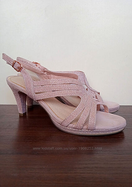 Нові німецькі ошатні босоніжки рожеві з блискітками підборах шпильках, р 37