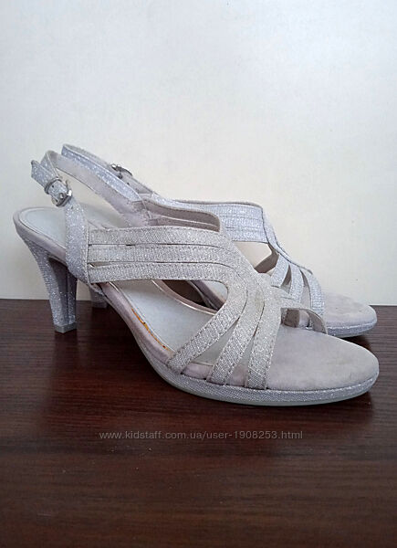 Нові німецькі босоніжки сріблясті блискучі, підбори шпильки, сток р 37 і 38