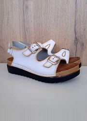 Нові дитячі сандалі дівчинці, босоніжки білі з бежевим на липучках сток, 35