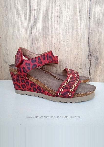 Нові нубукові жіночі босоніжки червоні з чорним на танкетці і липучках, 37