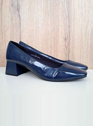 Нові шкіряні туфлі, сині класичні лаковані човники на широких підборах 40.5