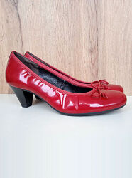 Австрійські шкіряні туфлі, червоні класичні лаковані човники на підборах 38