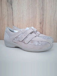 Німецькі натуральні замшеві туфлі, бежеві демі лофери на липучках, р. 38-39