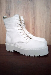 Натуральні шкіряні черевики, бежеві чоботи на широку ноу, зима демі 40-40.5