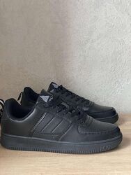 Чоловічі кросівки спортивні чорного кольору на 27.5 см