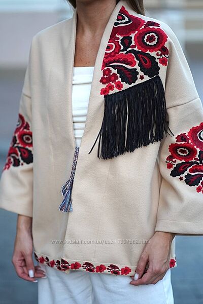 Жіночий жакет з вишивкою вишиванка чорний сірий зелений