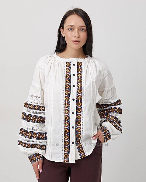 Жіноча вишиванка на гудзиках мережка блуза вишита сорочка з мереживом біла