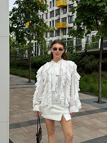 Жіноча блуза з шифону на ґудзиках на завязках з воланами з рюшами бохо 