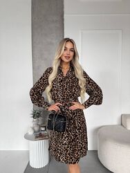Жіноча сукня коротка з довгим рукавом