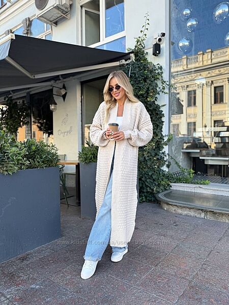 Кардиган вільного прямого крою із мякого та приємного на дотик трикотажу