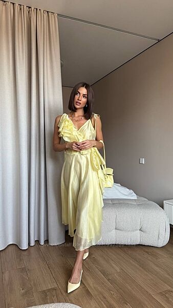 Сарафан с каскадними рюшам і тонкими брителями. Дуже легенька. Якість люкс