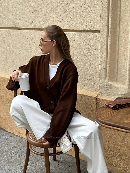 Жіночий кардиган з гудзиками короткий з карманами вязаний