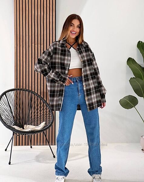 Стильні сорочки  в клітинах  з кокеткою на спині та розрізами з боку.