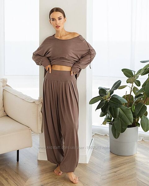 Жіночий домашній костюм