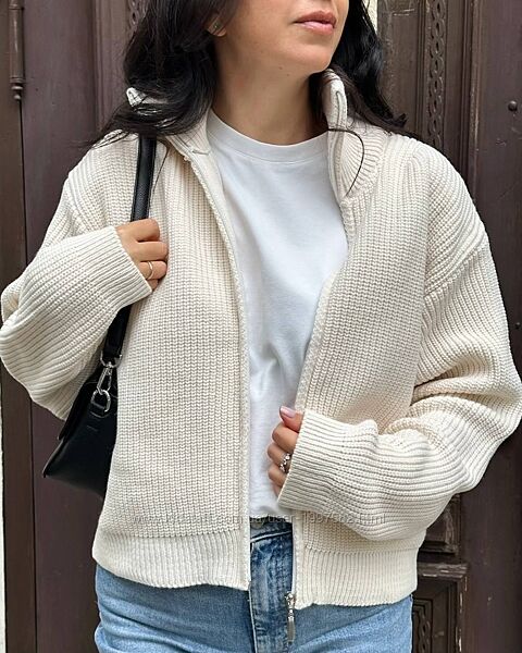 Светр. Трендова модель з oversize посадкою та фактурною вязкою Модель 999