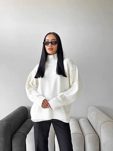 Яскравий лаконічний светр у стилі Massimo стане улюбленою річчю у повсякден