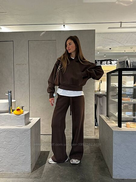 Жіночий спортивний костюм на флісі теплий з капюшоном