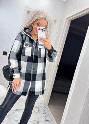 Сорочка оверсайз з капюшоном Зіграє в прохолодні дні, ідеальний варіант під