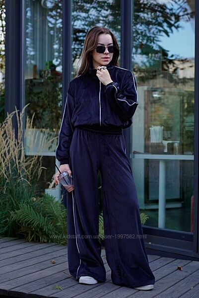 Трендовий костюм Naviera, резинка на рукавах. Тканина не кашлатится і дихає