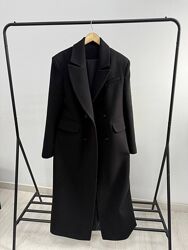 Активно вішиваємо ідеальні пальто з акцентним плечем мускуліного крою Ткани