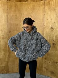 Худі овер, на затяжках