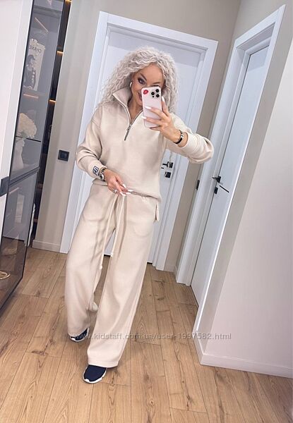 Неймовірний костюм люкс якості Дуже тепла і щільна тканина, мяка приємна н