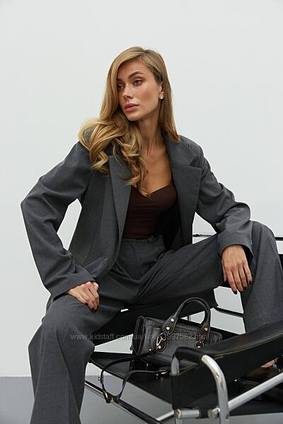 Жіночий костюм брючний з піджаком класичний діловий офісний