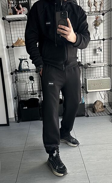 Чоловічий костюм з прямими штанами з начосом