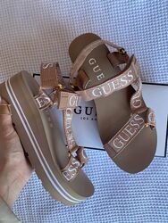 Босоніжки Сандалі Guess