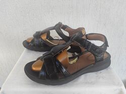Босоножки кожанние Clarks unstructured р.41-41.5