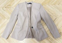 Костюм фірми Zara