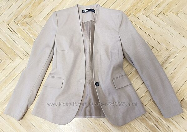 Костюм фірми Zara