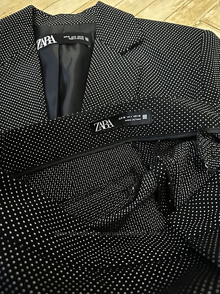 Костюм фірми Zara