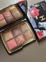 Hourglass house палетка кінь лімітована