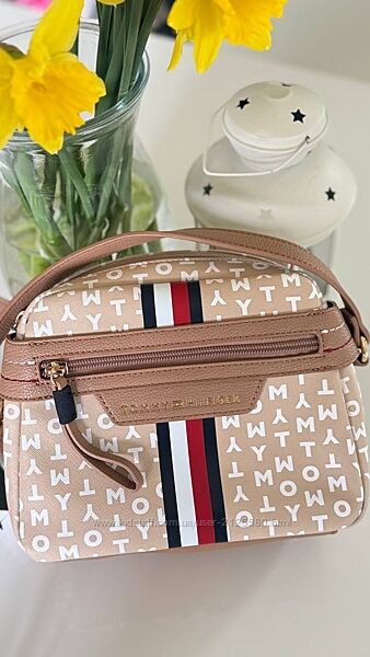 Сумка-кроссбоді , tommy hilfiger/ томмі хілфігер. оригінал , нова з бірками