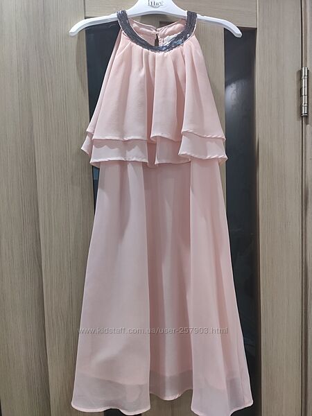 Продам красивое платье розового цвета, 134-140р, 9-10 лет