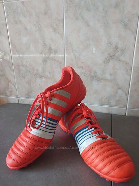 Кроссовки сороконожки adidas 42