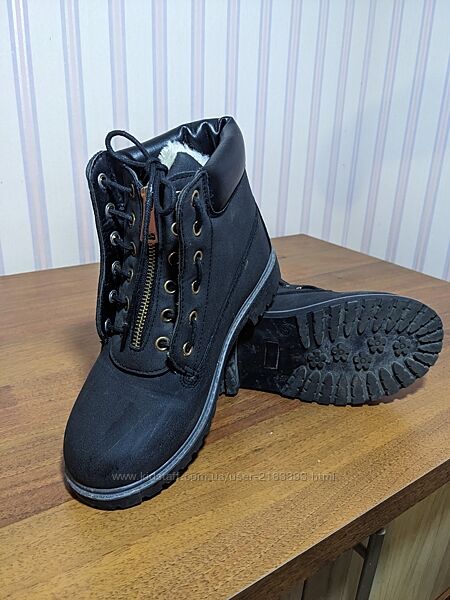 Зимние женские стильные ботинки