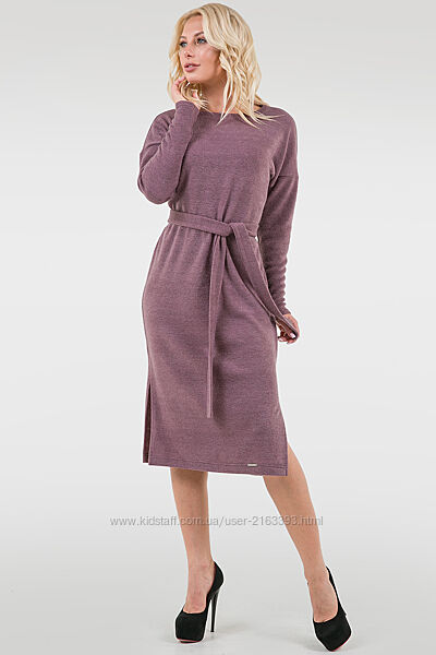 модное теплое трикотажное платье в свободном стиле