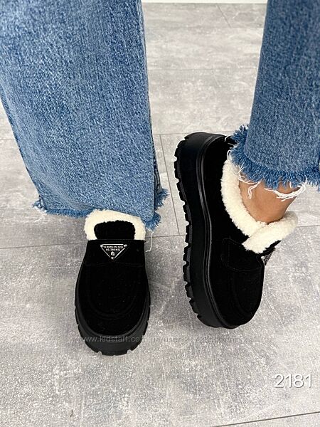 Утеплені жіночі лофери чорні