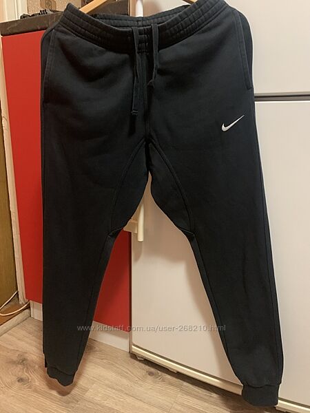 Чоловічі спортивні штани Nike, розмір S