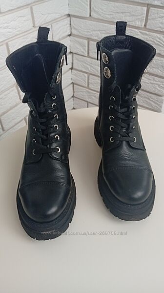 Високі шкіряні черевики