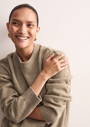 Вовняний светр вільного крою 