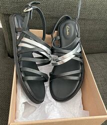 Шкіряні сандалі Clarks 