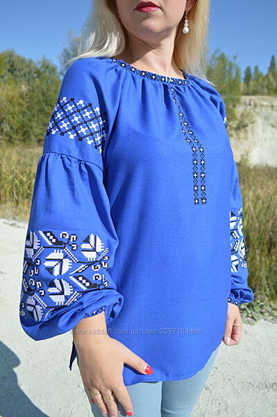 Блузочка вишиванка розмір S синього кольору